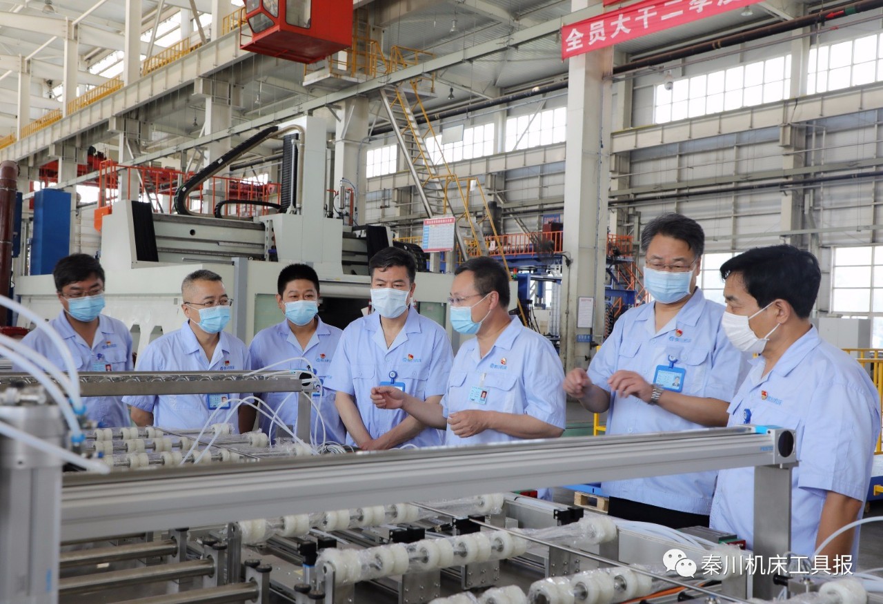 �ϼ������³����뼯�ű�������һ�ߵ���ָ������