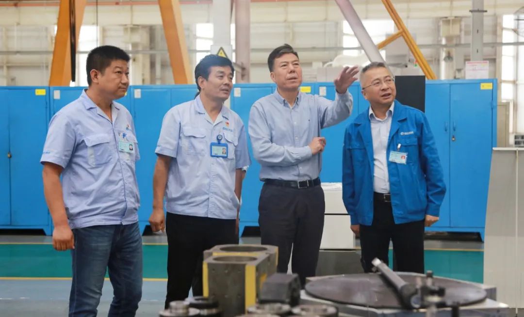 �ϼ������³�����ʼҹ��ʱ���һ�ߵ���ָ������