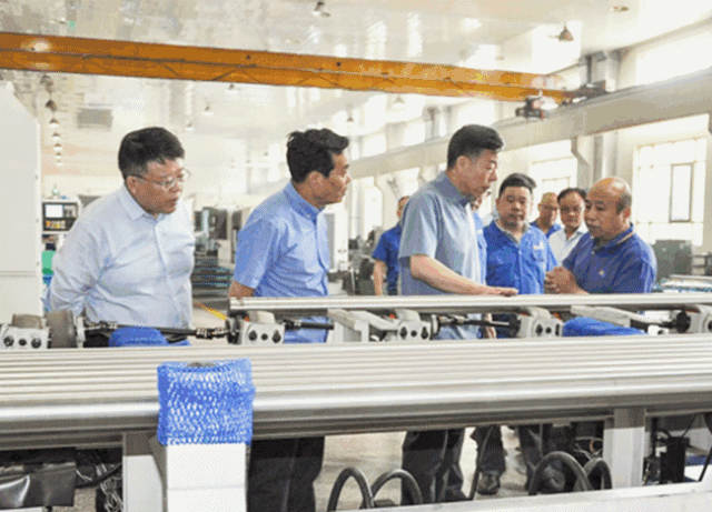 �ϼ���������Ƭ����ҵ����ָ������