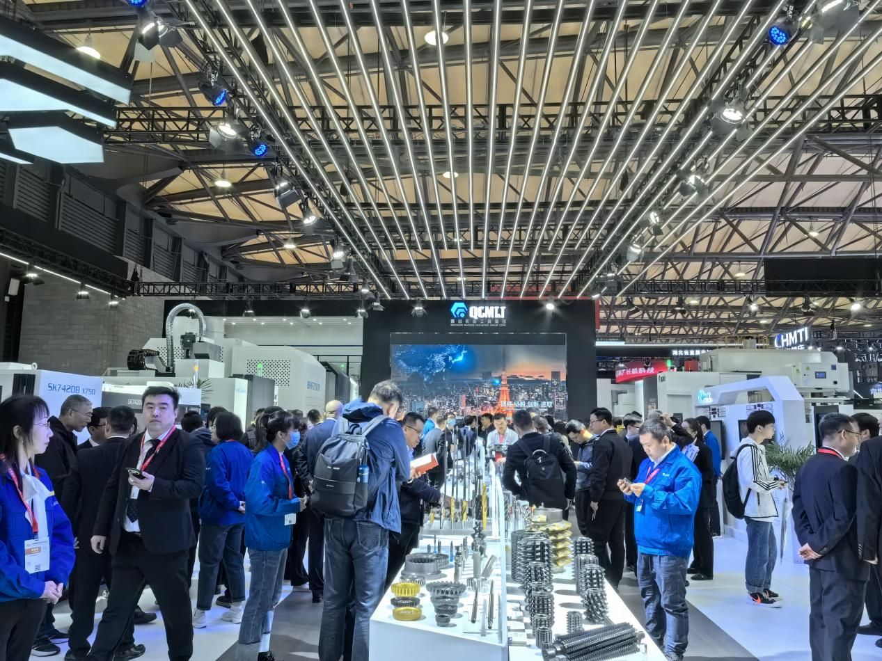 ���й���ҵ�����ʼҹ��ʣ��ǻ����죬�����������µ�����ǿ��ʹ��