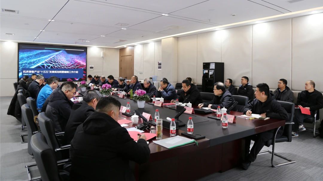 ��������Ѷ������װ����ҵ��ʮ���塱�����Ҫ����������̸�����ش������ٿ�